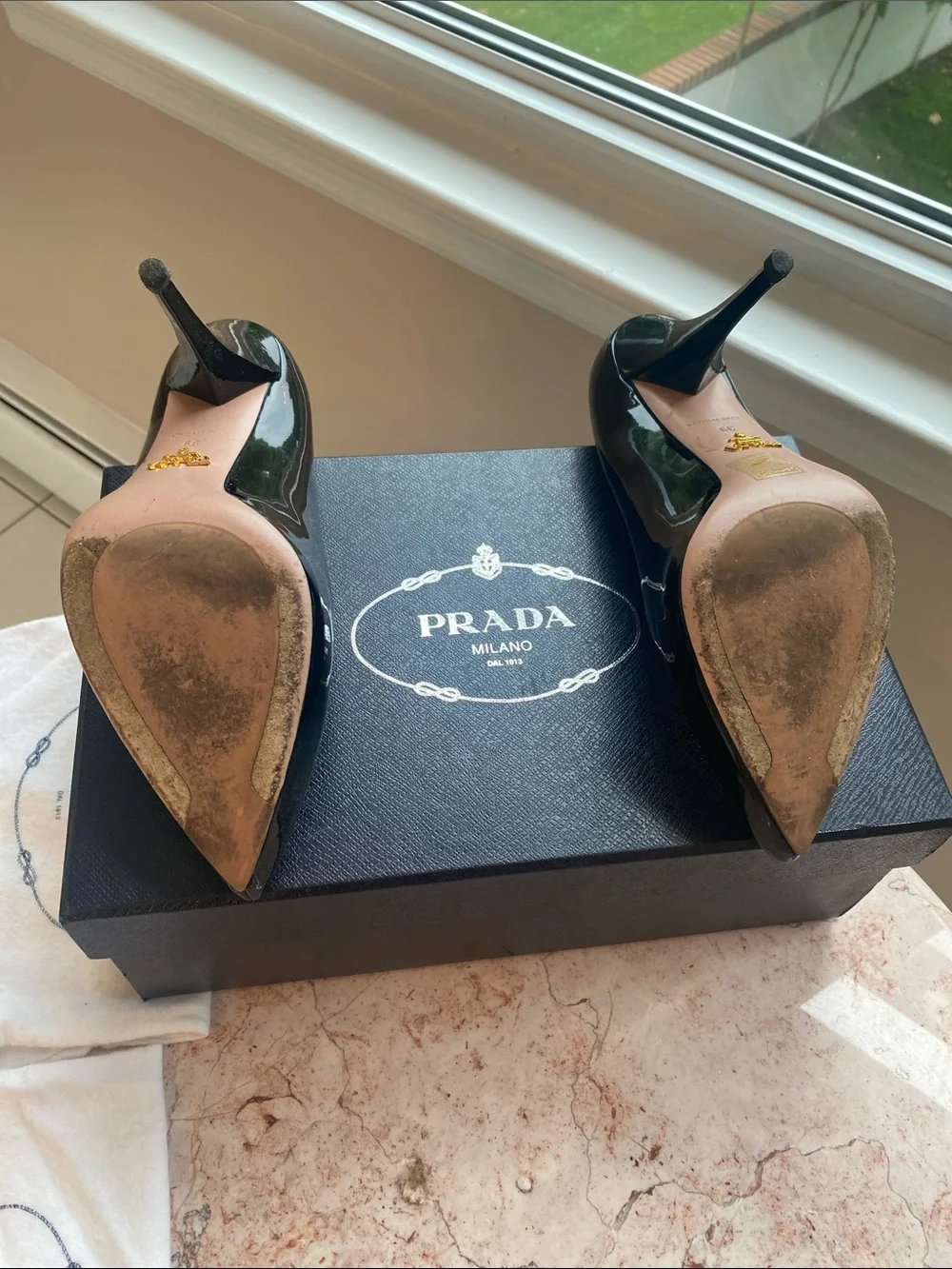 Prada Calzature Donna Black Patent Leather Pointed Toe Pumps (Size 39)